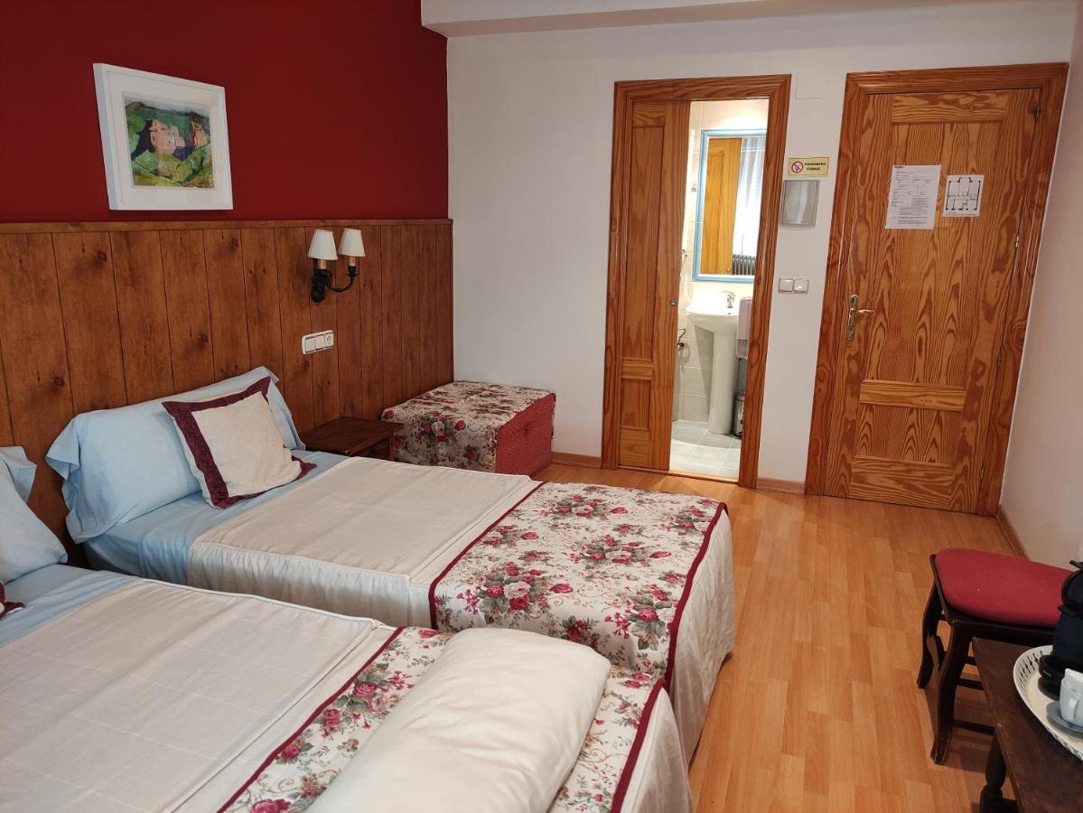 Hostal Escartin Sabiñánigo Εξωτερικό φωτογραφία