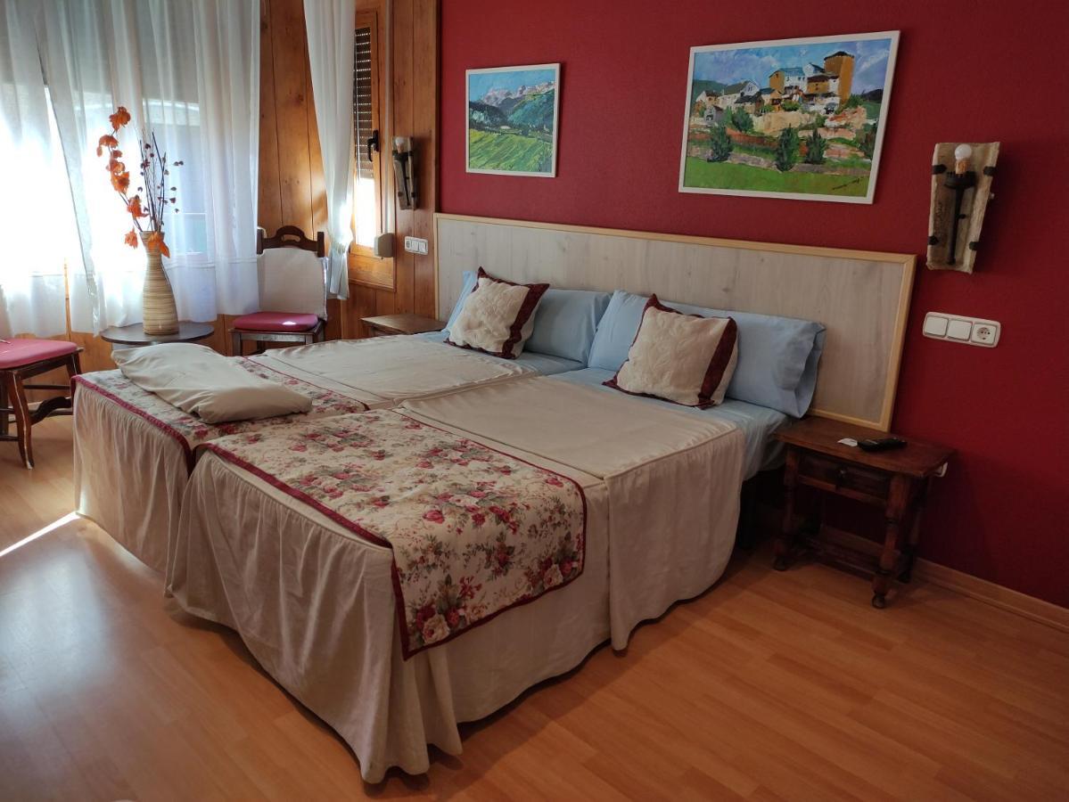 Hostal Escartin Sabiñánigo Εξωτερικό φωτογραφία
